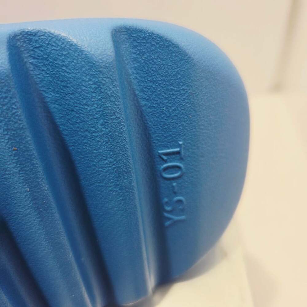 Yeezy Slides Blue - Picture 5 of 7